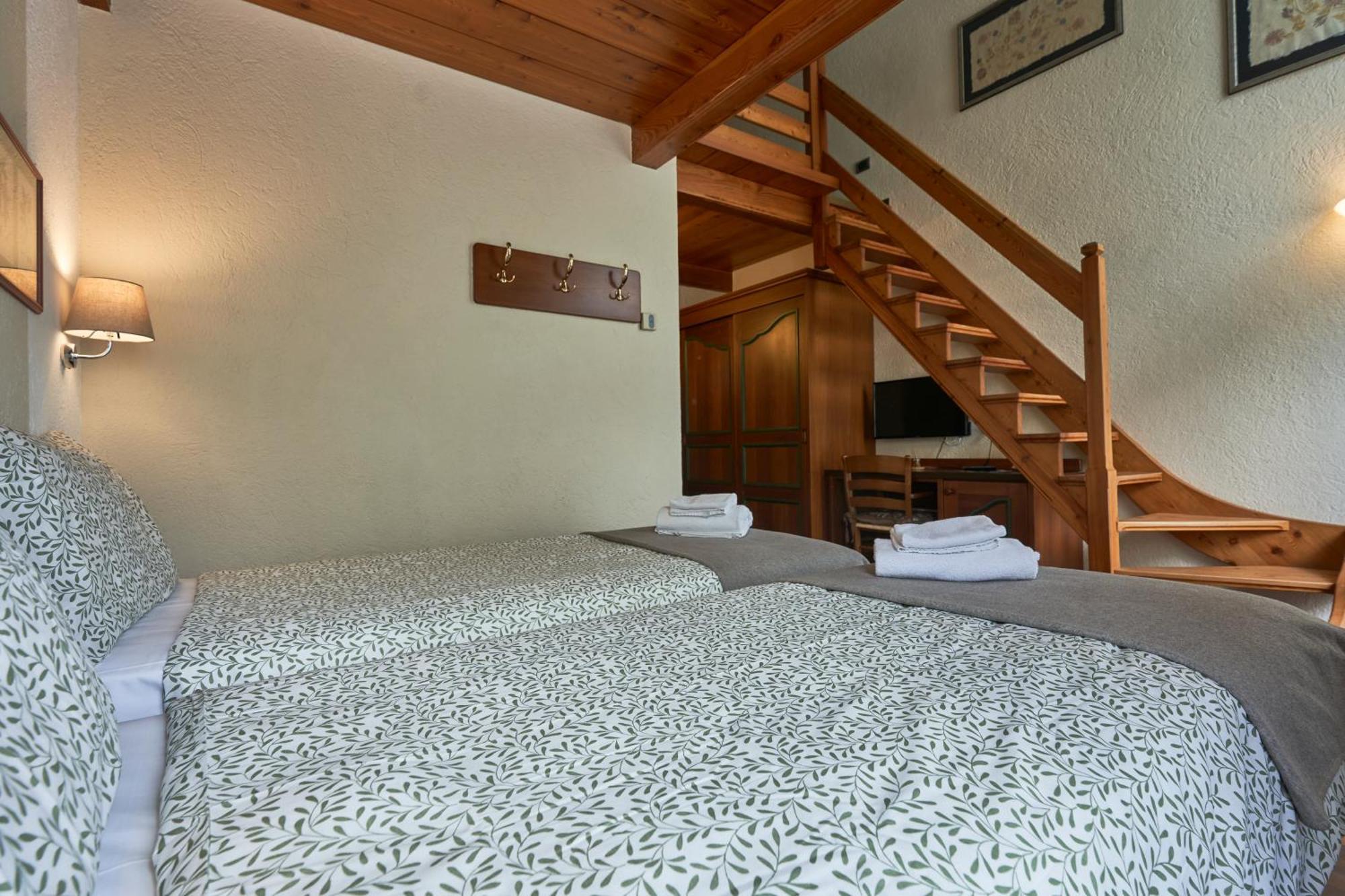 Hotel Walser กูร์มาเยอร์ ภายนอก รูปภาพ