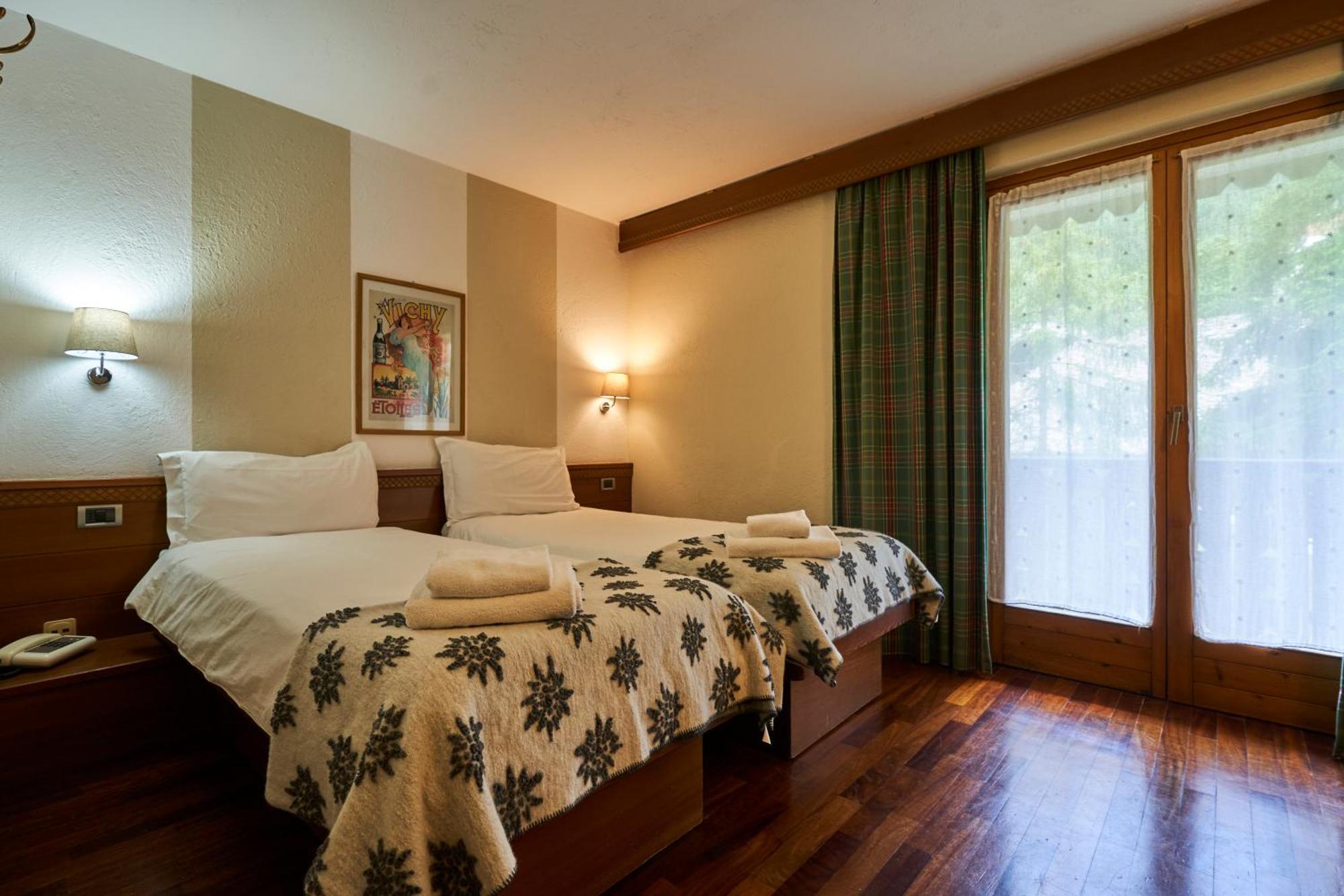 Hotel Walser กูร์มาเยอร์ ภายนอก รูปภาพ