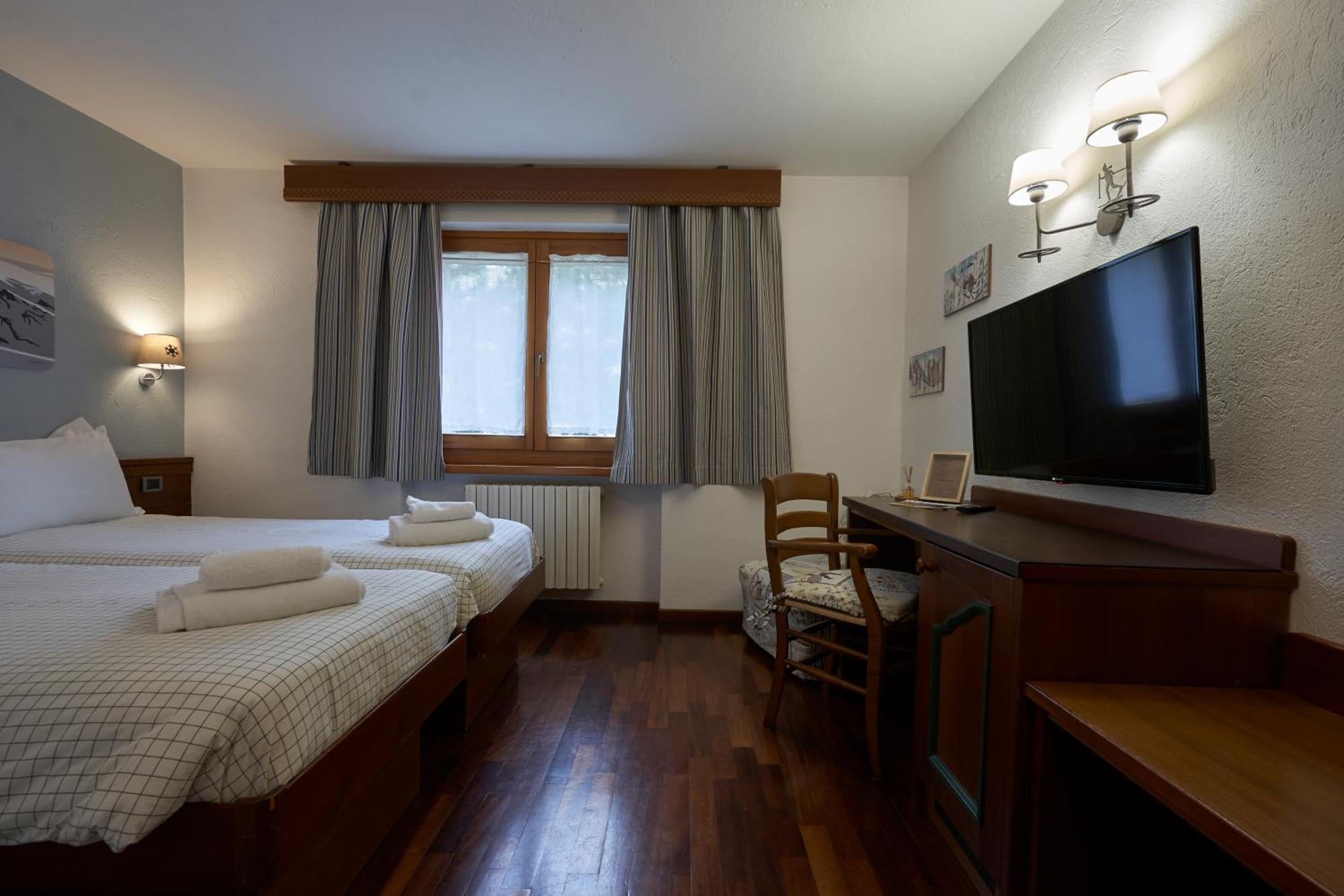 Hotel Walser กูร์มาเยอร์ ภายนอก รูปภาพ